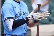 Blue Jays Predicted to Sign Fan Favorite to $250 Million Reunion Deal