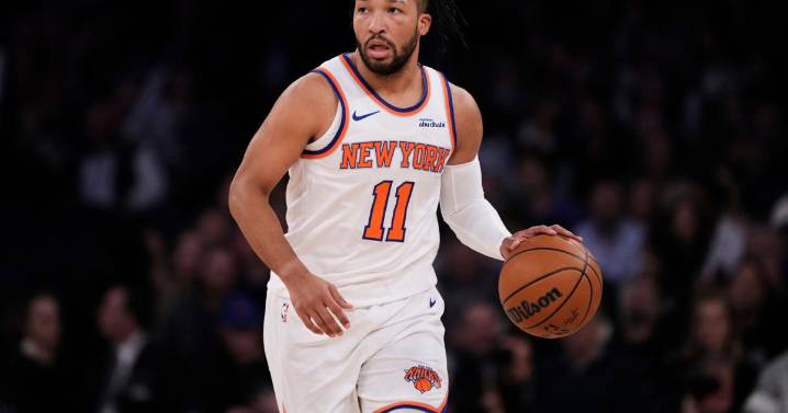 Knicks' Jalen Brunson has sprained right ankle, will miss at least 1 game, AP source says