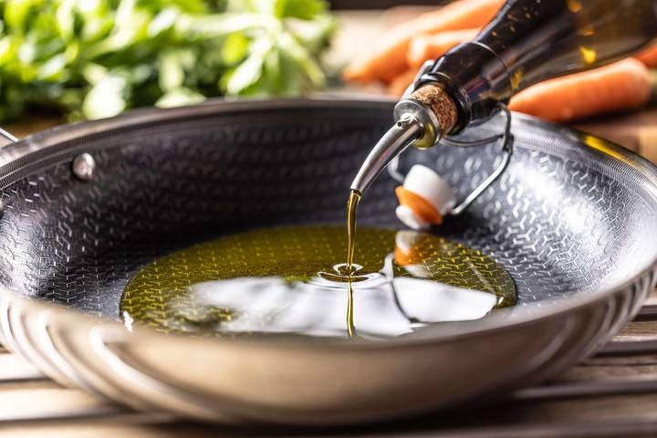 Olive Oil vs. Vegetable Oil: Which Is Healthier for Your Heart?
