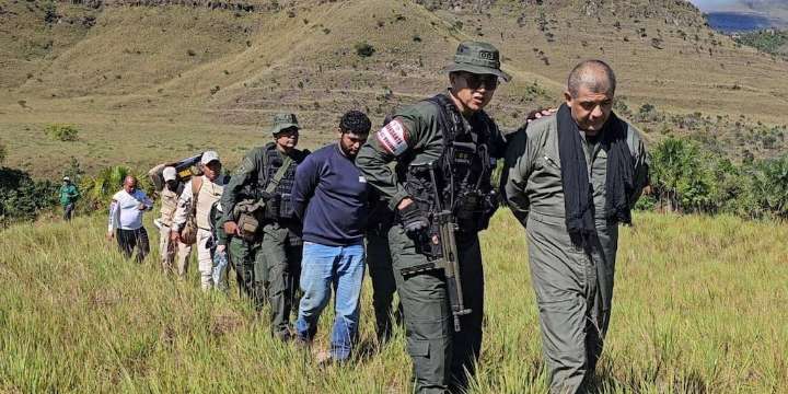 Régimen venezolano captura a un colombiano por presunto tráfico de estupefacientes: venía en un vuelo desde Guyana