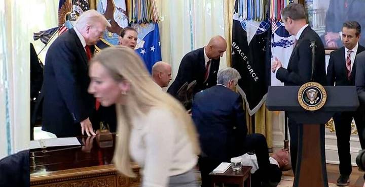 Desmayo en la Casa Blanca interrumpe anuncio de Trump [VIDEO]