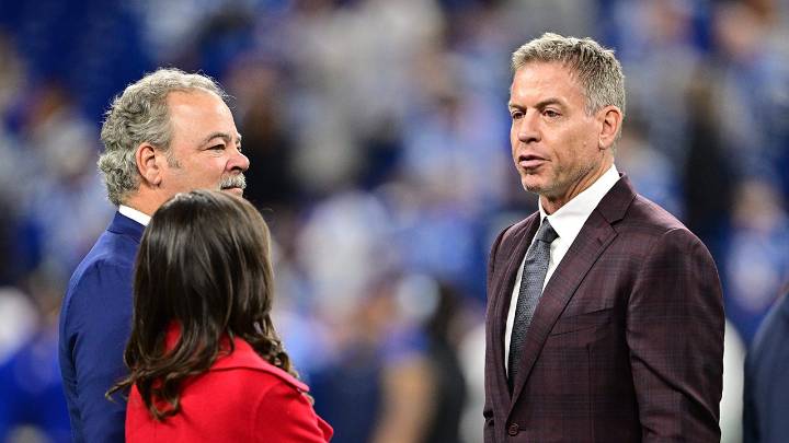 Ex-Cowboys star Troy Aikman teases Jerry Jones about trade