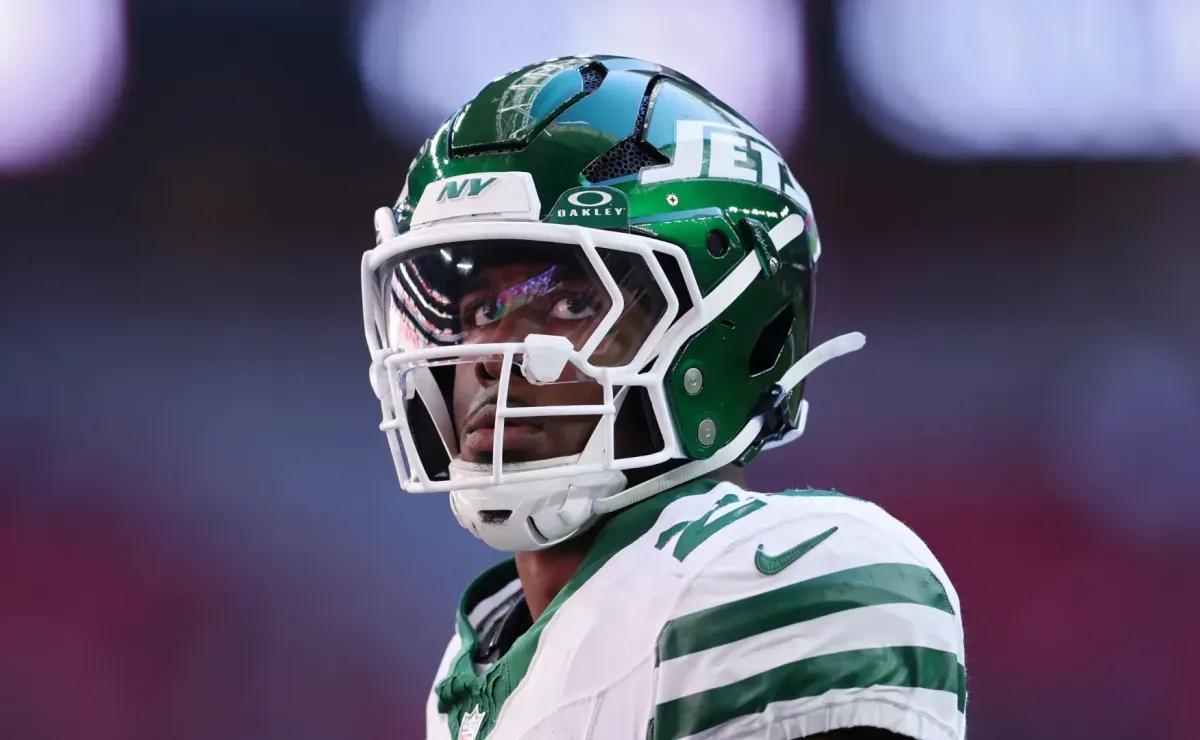 Jets issue Breece Hall strong warning after keeping him despite trade frustration