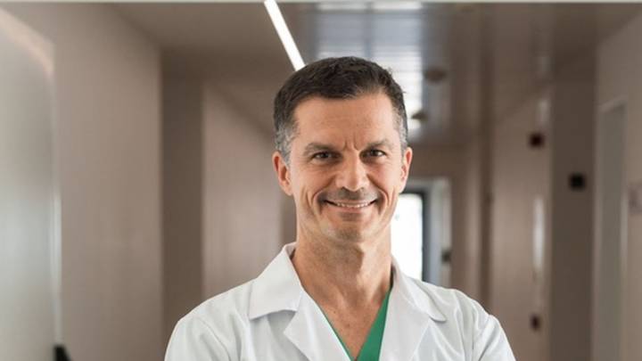 Dr. Alessandro Thione: cirugía para eliminar la piel sobrante