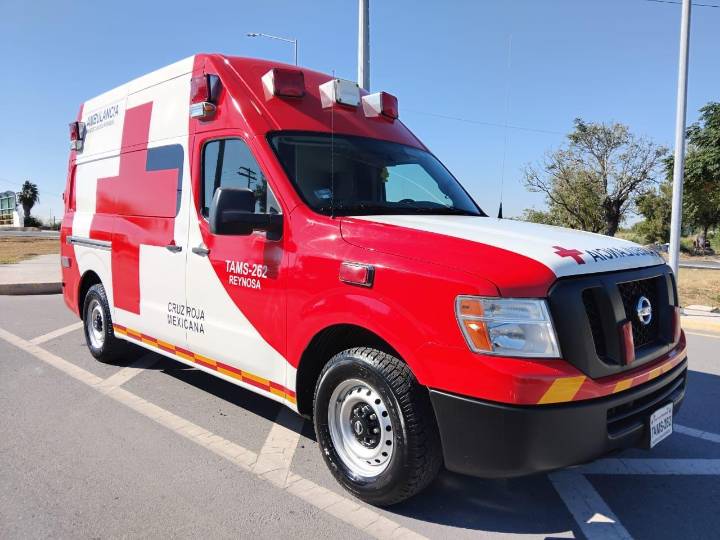Cruz Roja Reynosa presenta la nueva imagen de sus ambulancias