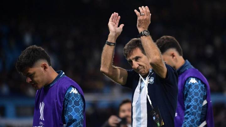 Premiaron a Costas: fue elegido el mejor DT de los octavos del Torneo Clausura