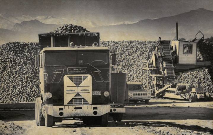 From the archives for Nov. 3, 2025: Beet delivery to Great Western