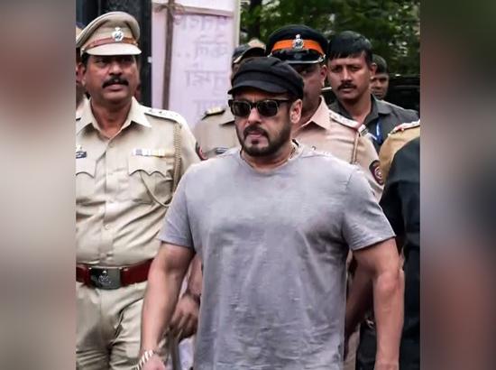 Salman Khan in legal trouble over "misleading" pan masala advertisements Photo Source: ANI [ FULL VIEW ]