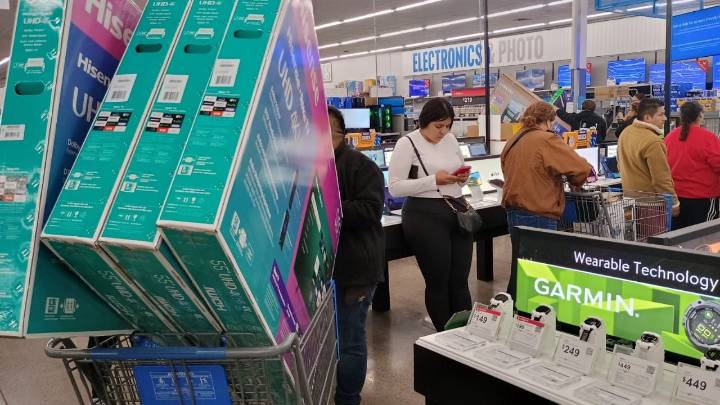Black Friday en Laredo: miles de personas aprovechan ofertas y descuentos en las tiendas