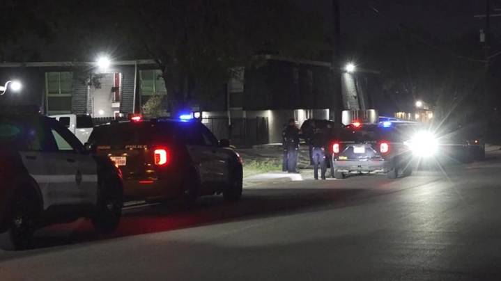 Man shot by girlfriend during argument in southeast San Antonio, police say