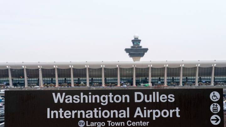 Dulles airport mobile lounge crashes into dock, 18 hospitalized