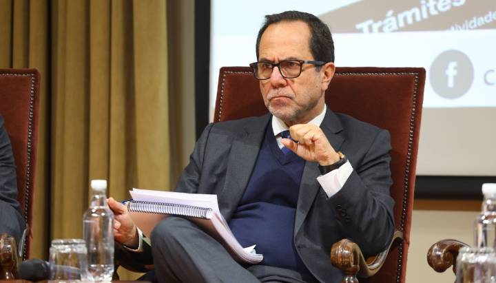 Presidente del Colegio de Abogados llama a Suprema a abrir cuaderno de remoción contra ministro Diego Simpertigue