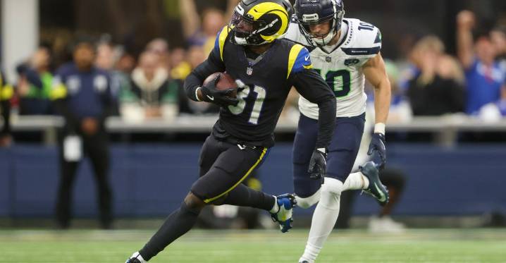 Seahawks-Rams score: Sam Darnold throws away Seattle’s NFC West lead