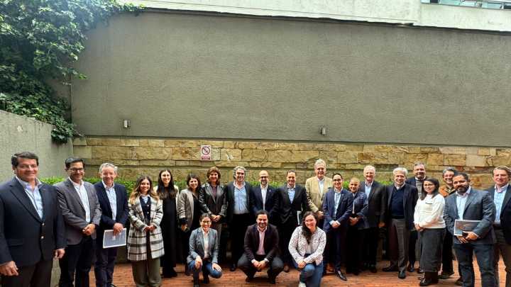 Sergio Fajardo se reunió en Bogotá con empresarios y diplomáticos estadounidenses: ¿de qué hablaron?