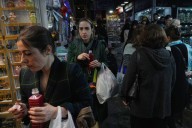 A 3 años de la muerte de Mahsa Amini, las mujeres en Irán abandonan el uso del velo