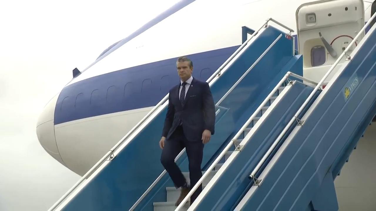 US Defense Secretary Pete Hegseth arrives in Hanoi