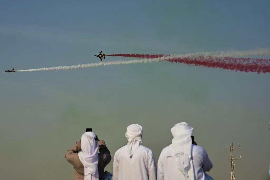 FlyDubai encarga 75 Boeing 737 MAX por 13.000 millones y Emirates compra Airbus A350