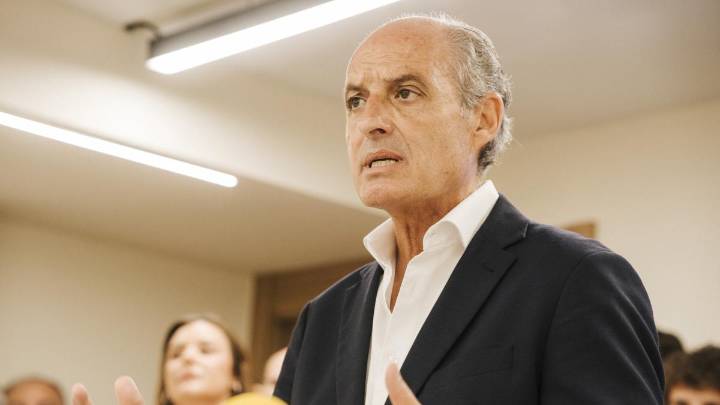 Camps vuelve a ofrecerse para liderar el PPCV: pide un acuerdo con Vox y agotar la legislatura