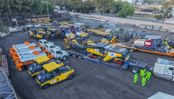 Ayuntamiento de La Paz recibió un tren de maquinarias para pavimentar y bachear vialidades