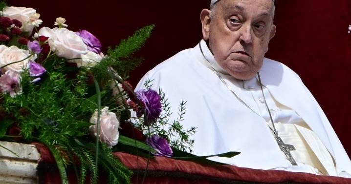 Cámara Leica del papa Francisco subastada en 7.5 millones de dólares