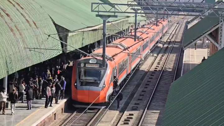 Railways mulling direct Jammu to Srinagar train service