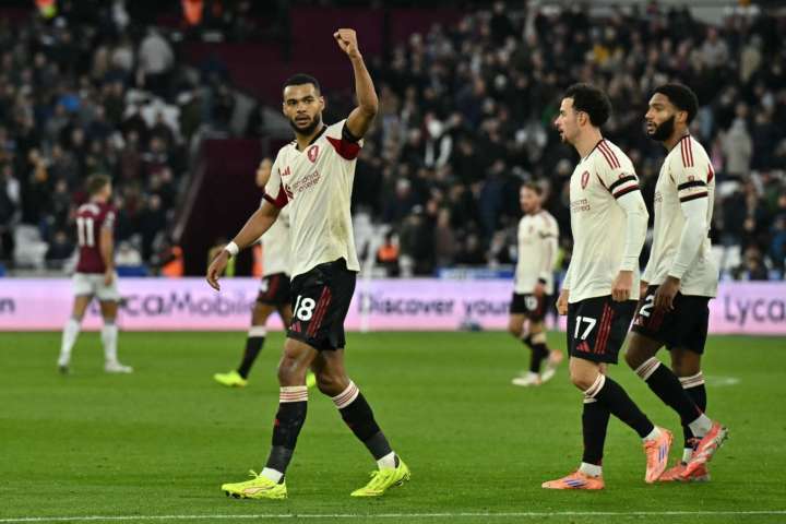 Liverpool resucita al ganar 2-0 a West Ham United y salva cabeza al DT Arne Slot
