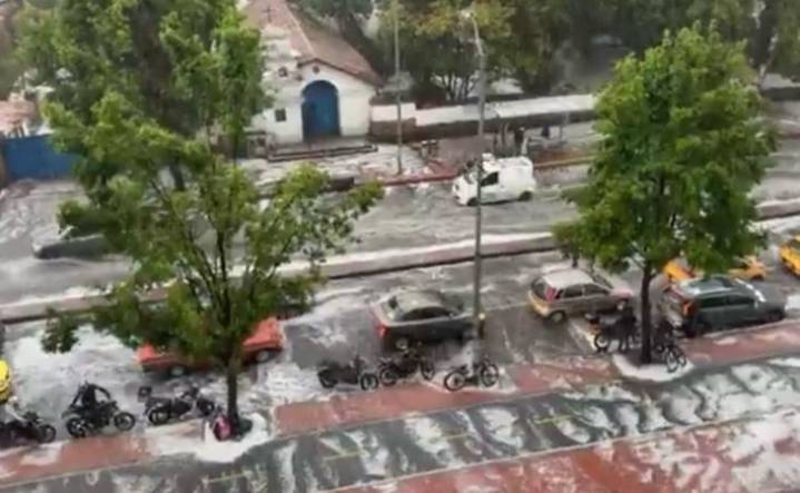 Vías afectadas por fuertes lluvias en Bogotá hoy viernes 21 de noviembre