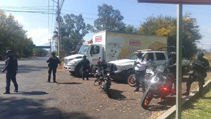 Operativo para detener a líder delincuencial desata quema de vehículos en la región Zamora