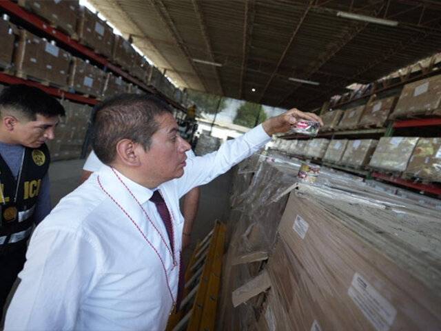 Fiscalía inmovilizó 26 mil cajas de conservas cárnicas: alimentos estaban destinados a escolares