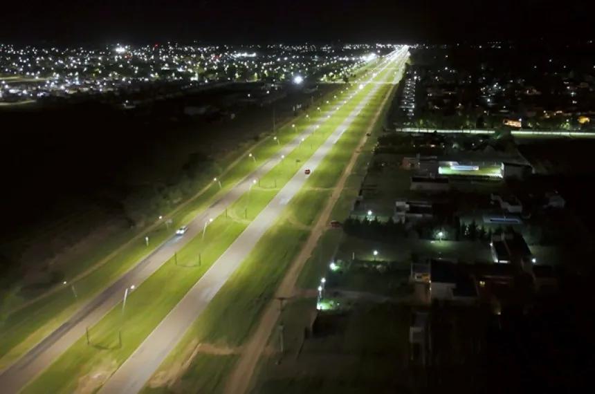 Finalizó el recambio de luminarias LED en la Avenida Brunengo