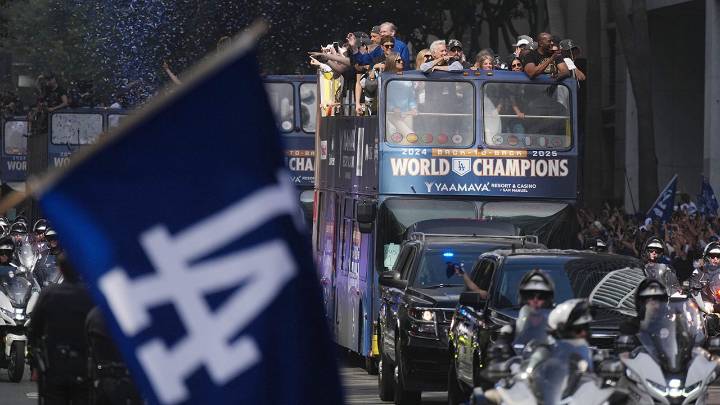 Fox News Sports Huddle Newsletter: Dodgers celebrate World Series repeat, NFL trade deadline frenzy