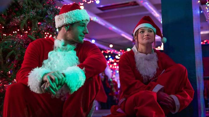 Jingle Bell Heist Review: Netflix's Latest Rom-Com is A Holiday Caper With Surprising Twists