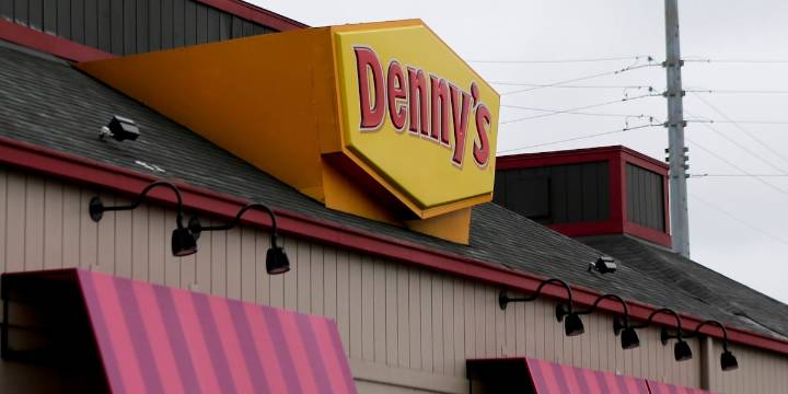 Denny’s to be acquired and taken private in a deal valued at $620 million