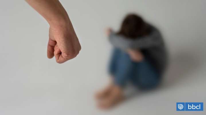 "Me hacía rezarle": crudos relatos de víctimas de violencia y por qué es tan difícil romper el círculo