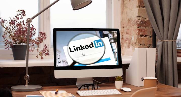 Cómo usar LinkedIn y la presencialidad para destacar en el mercado laboral, según LHH DBM Perú