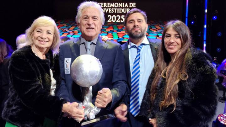 El Pato Fillol tuvo un merecido reconocimiento a su trayectoria: "Abrazo de palo a palo"