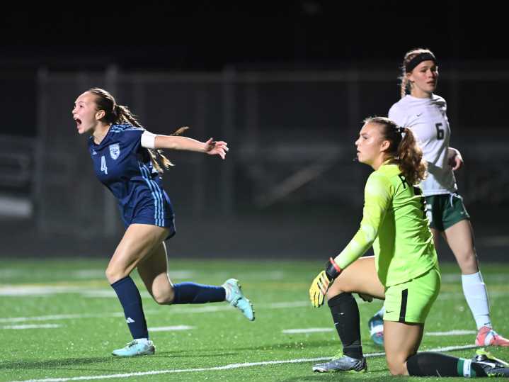 Hockinson girls soccer strikes early to beat Port Angeles in 2A state playoffs