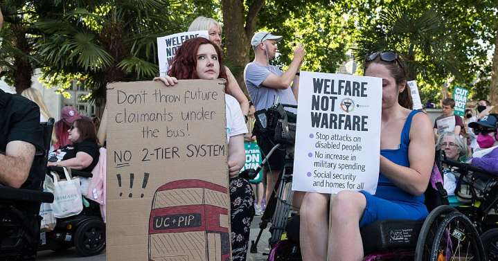 Labour MP Calls For 20 Billion Welfare Budget Cut