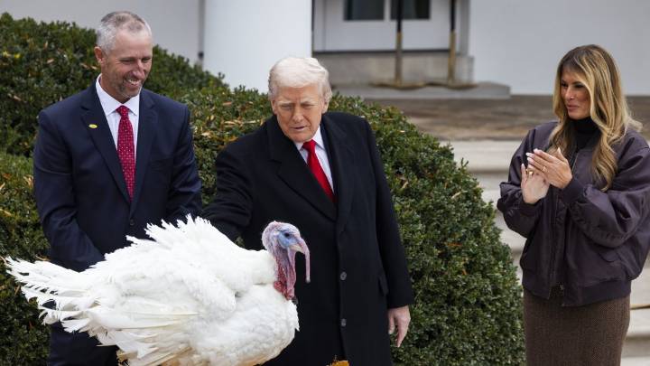 Trump salva a los pavos de Biden: indulta a 'Peach' y 'Blossom' tras declarar "inválidos" los perdones de 2024 por utilizar autopen