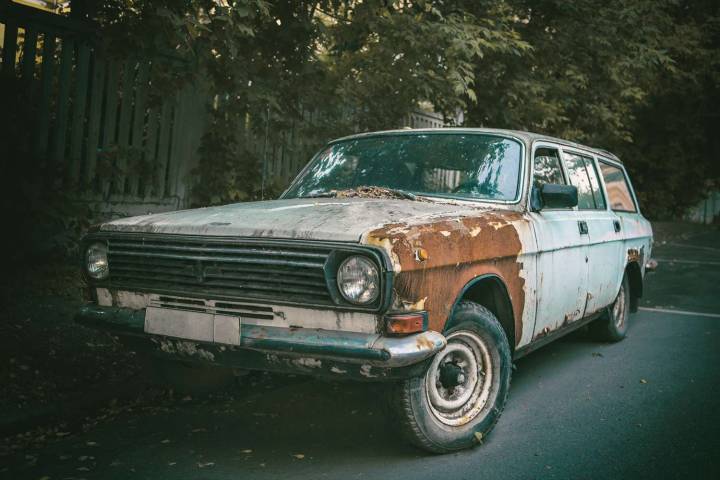 Neighbor Threatens to Tow Late Husband's Car After Grieving Widow Won't Move It