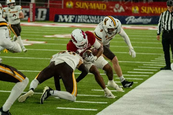 Pokes Struggle on Offense in Rainy 24–3 Loss at Fresno State