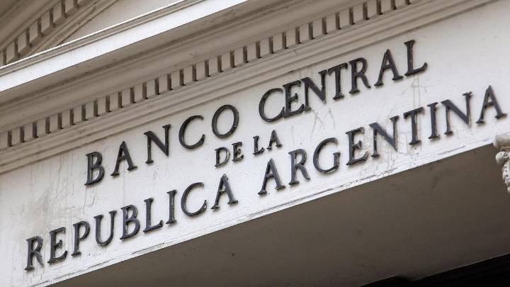 Bajó la tasa de interés de referencia: cuánto rinde ahora un plazo fijo Conocé cuánto pagan los bancos por invertir en plazos fijos tras una nueva baja en la tasa de interés dispuesta por el Gobierno 