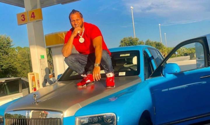 El Alfa regala su Rolls-Royce a una iglesia