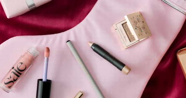 Away from Boots £10 Tuesday beauty shoppers snap up £100 makeup stocking for £12