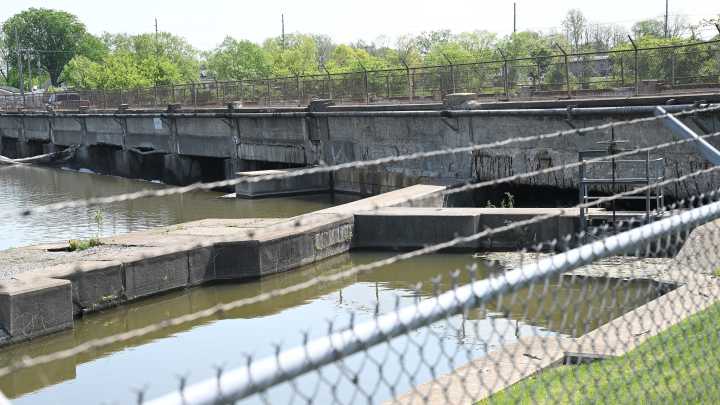 Metroparks offer to sell Flat Rock dam for $5 remains