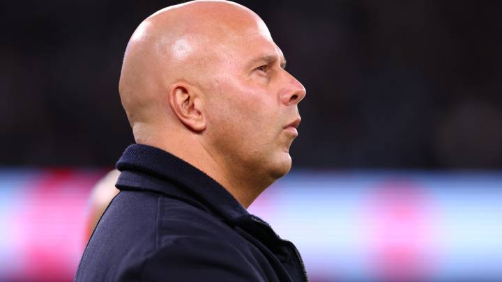 'How can you?' - Arne Slot slammed for 'bizarre' decision as damning stat shows Liverpool are miles out of title race