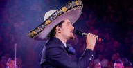 Alex Fernández reprograma concierto en Uruapan por respeto a situación en Michoacán