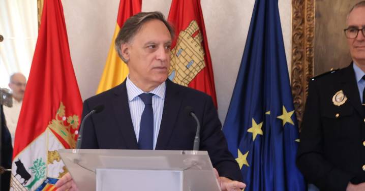 ¿Quiénes son los alcaldes de la provincia de Salamanca que tienen el sueldo más alto?