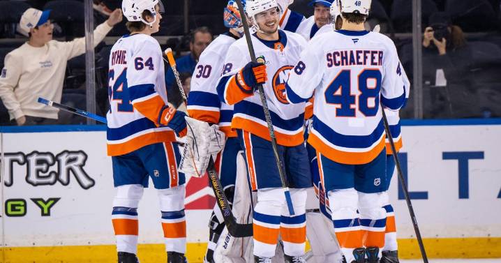 Barzal scores in overtime and Sorokin shines again as the Islanders beat the Devils 3