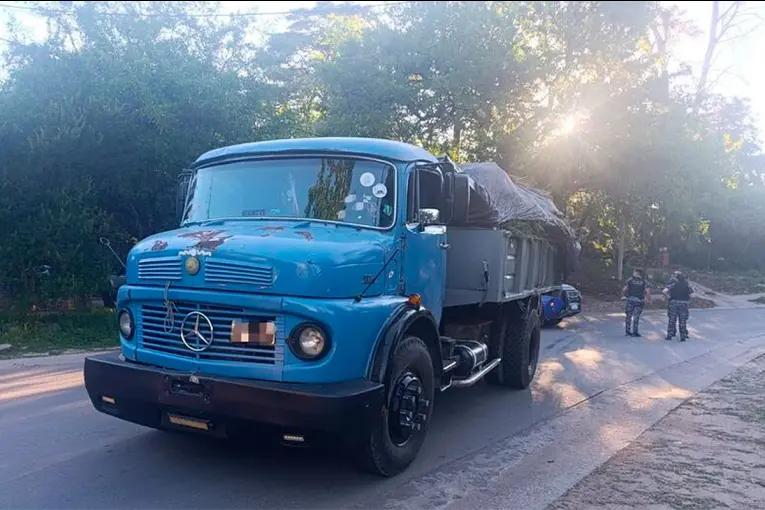 Un niño que andaba en bicicleta murió atropellado por un camión